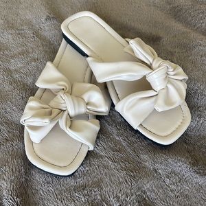 ‼️LAST ACT‼️NWOT SHEIN Bow Décor Beige Slip-On Comfy Sandals, Size 39, Fits 7.5.